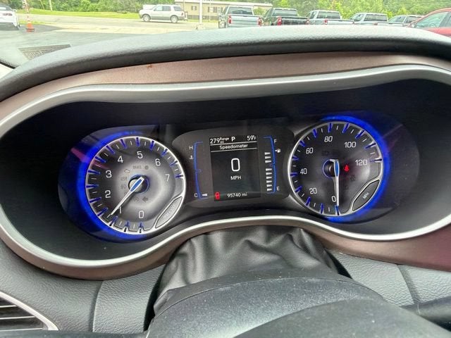 2022 Chrysler Voyager LX