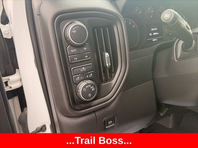 2022 Chevrolet Silverado 1500 Custom Trail Boss