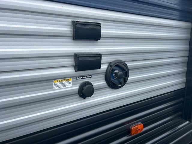 2020 CHEROKEE TRAILER Base