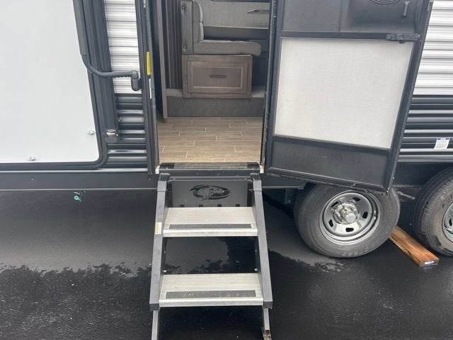 2020 CHEROKEE TRAILER Base