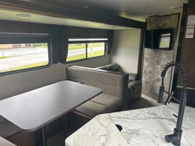 2020 CHEROKEE TRAILER Base