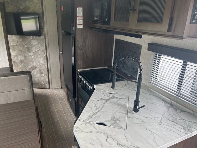 2020 CHEROKEE TRAILER Base