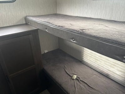 2020 CHEROKEE TRAILER Base