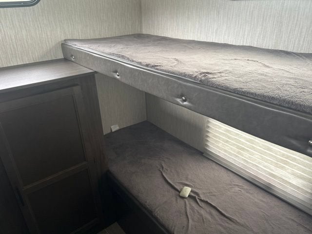 2020 CHEROKEE TRAILER Base