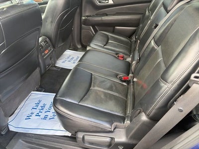 2017 Nissan Pathfinder Platinum